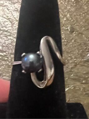 Vantel Pearls Sterling Silver Ring with Black Pearl